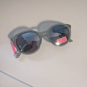 ☀️🏖️NWT Betsey Johnson Sunglasses☀️🏖️